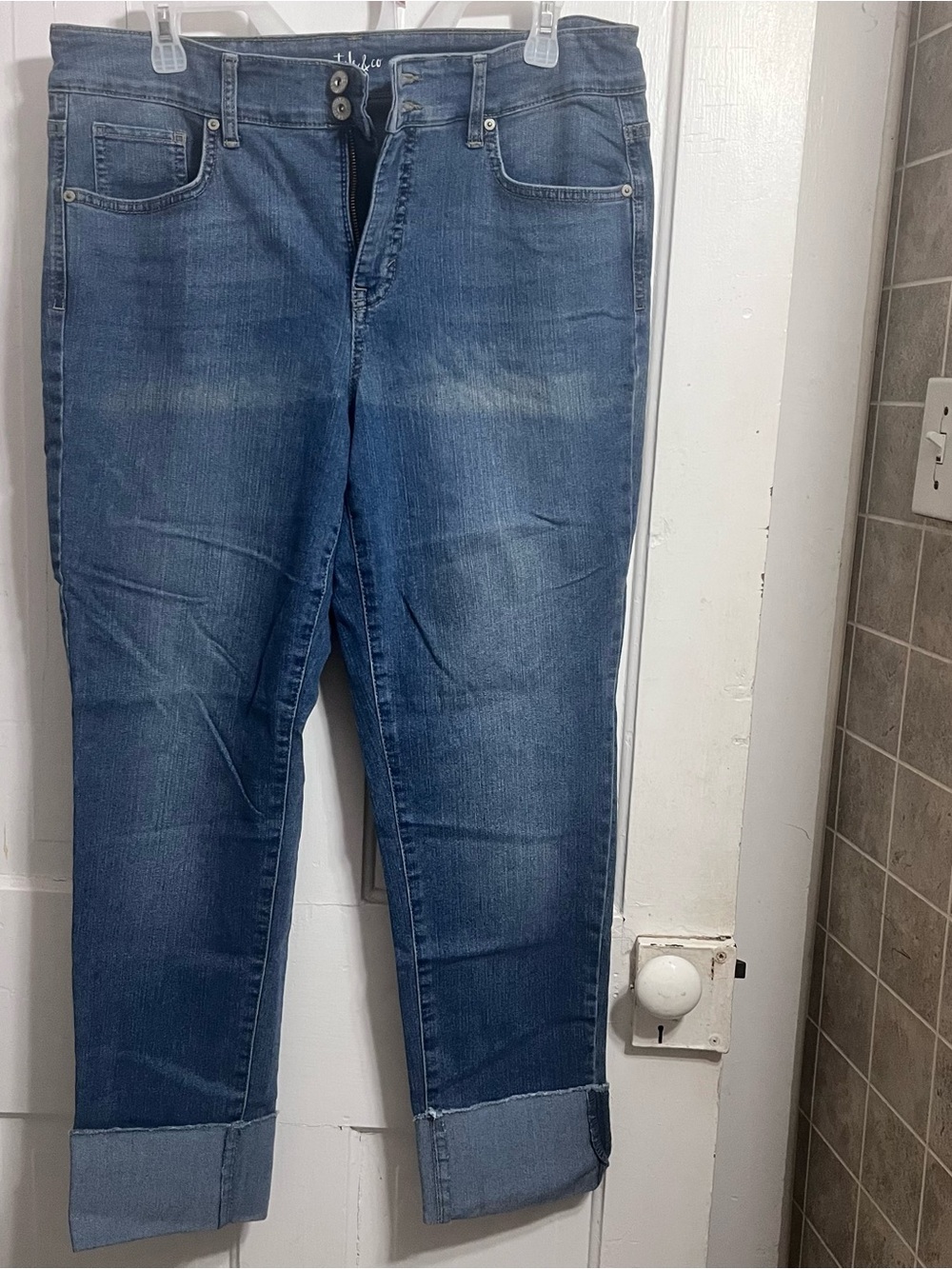 Style & Co. Women's Blue Cropped Ankle Jeans - Picture 1 of 3